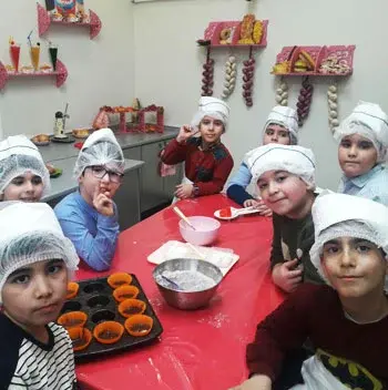 مدرسه امام حسین، عکس یادگار لی لی پوت های دبستان غیر دولتی  امام حسین منطقه 4