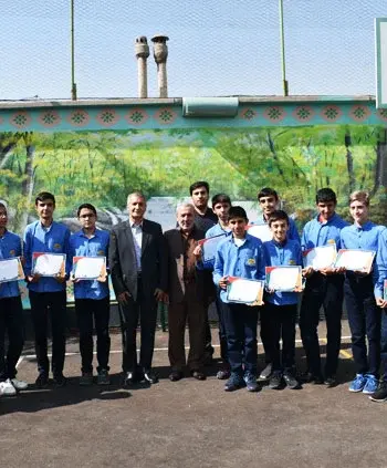 مدرسه فرهنگ، دریافت لوح تقدیر دانش آموزان دبیرستان غیر انتفاعی  فرهنگ منطقه 4