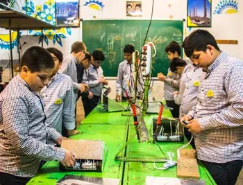 مدرسه فرهنگ، کارگاه الکترونیک دبیرستان پسرانه غیردولتی دوره دوم فرهنگ