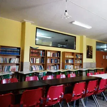 مدرسه نوید صالحین ، کتابخانه بزرگ مجتمع غیردولتی  پسرانه نوید صالحین منطقه 6 