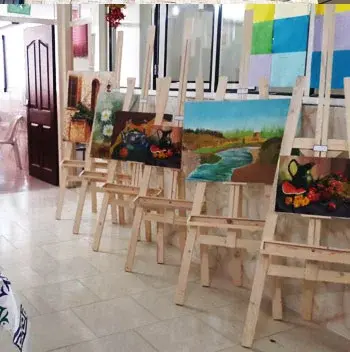 مدرسه رهروان معرفت کمال، کلاس نقاشی با رنگ روغن در دبیرستان دخترانه غیر دولتی رهروان معرفت کمال 