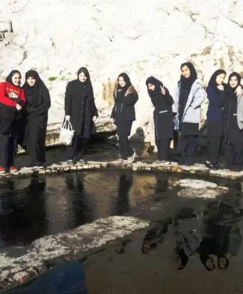 مدرسه رهروان معرفت کمال، عکس  یادگاری اردوی  دانش آموزان دبیرستان دخترانه رهروان معرفت منطقه 5