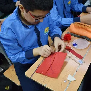 مدرسه فرهنگ، ساخت کاردستی دانش آموزان دبیرستان دوره اول فرهنگ منطقه 4