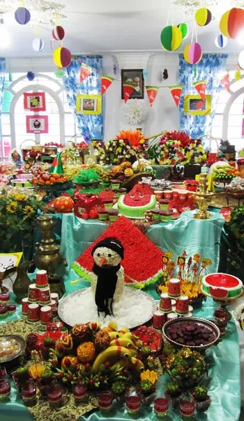 مدرسه حکمت نوین، چیدمان میز یلدایی در دبستان پسرانه غیر دولتی حکمت نوین منطقه 8