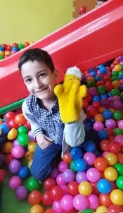 مدرسه آل طه،  استخرتوپ دانش آموزان پیش دبستان و دبستان  غیردولتی آل  طه شهرک غرب