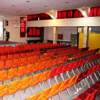 مدرسه نوید صالحین ، سالن همایش در مجتمع آموزشی  پسرانه نوید صالحین منطقه 6