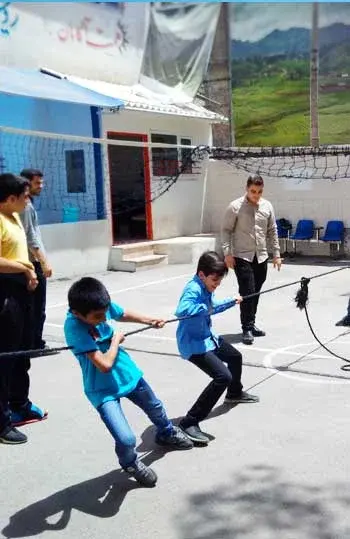 مدرسه پویش آگاهان، ورزش در حیاط دبیرستان دوره اول پسرانه پویش  آگاهان منطقه 4