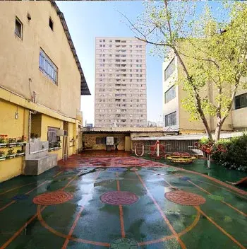 مدرسه بشرا، حیاط بزرگ دبستان غیر دولتی دخترانه بشرا منطقه 2