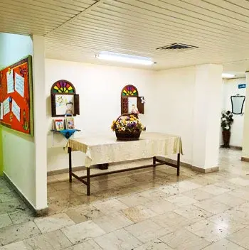 مدرسه بشرا، راهروی  زیبا و تمیز دبستان دخترانه بشرا منطقه 2