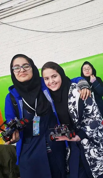 مدرسه صدرا نوین، شرکت در مسابقات رباتیک منطقه 2 دبیرستان صدرا