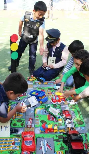 مدرسه امیدان، تفریح در فضای باز دانش آموزان پیش دبستان و دبستان غیردولتی پسرانه امیدان منطقه 4