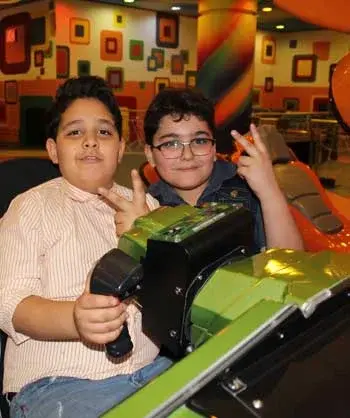 مدرسه امیدان، اردوی شهربازی دانش آموزان پیش دبستان و دبستان امیدان منطقه 4