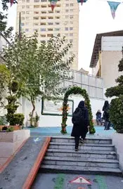 مدرسه بشرا، حیاط بزرگ دبیرستان دوره دوم دخترانه بشرا منطقه 2