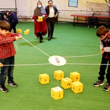 مدرسه سلام یاسین، تصویری از بازی های تمرکزی با ایده پردازی دبستان سلام یاسین