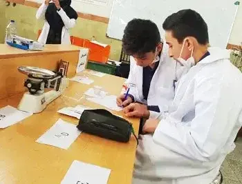 مدرسه بهان، عکس دانش آموزان دبیرستان دوره اول پسرانه بهان منطقه 5 در مسابقات علمی