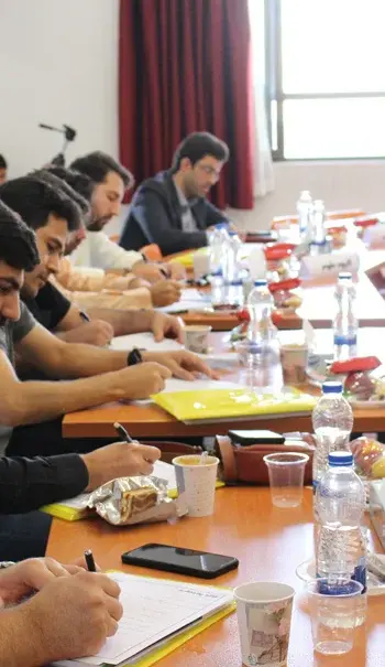 مدرسه نوید صالحین، تصویری از جلسه دبیران دبیرستان دوره اول نوید صالحین