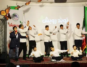 مدرسه نوید صالحین، تصویری از جشن دبیرستان دوره اول نوید صالحین