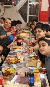 مدرسه نوید صالحین، تصویری از سالن غذا خوری دبیرستان دوره اول نوید صالحین