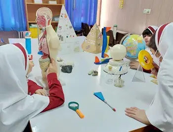 مدرسه نیکا ، کار گروهی دانش آموزان مدرسه ی نیکا منطقه ی 7