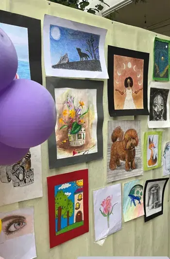 مدرسه آلا، دبیرستان دخترانه آلا به سوال "آیا به دستاوردهای دانش آموزان باید توجه کرد؟" پاسخ می دهد