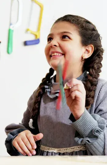 مدرسه  نگرش، عکس از کلاس های هنر و خلاقیت دبستان دخترانه نگرش