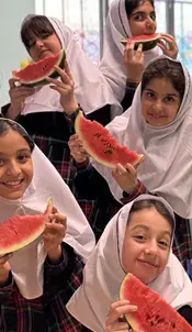 مدرسه  نگرش، یک کلاس خوشمزه، یک عکس خوشمزه در کلاس درس دبستان نگرش